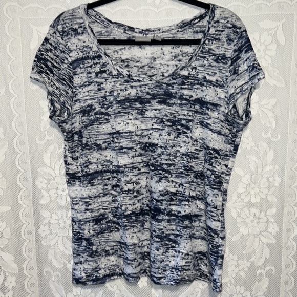 100% Linen Scallop Trim Blue & White Printed Kenar Short Sleeve Top - Picture 2 of 4